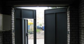 Купить гаражные ворота распашные Сатка, цена от 3936 руб.